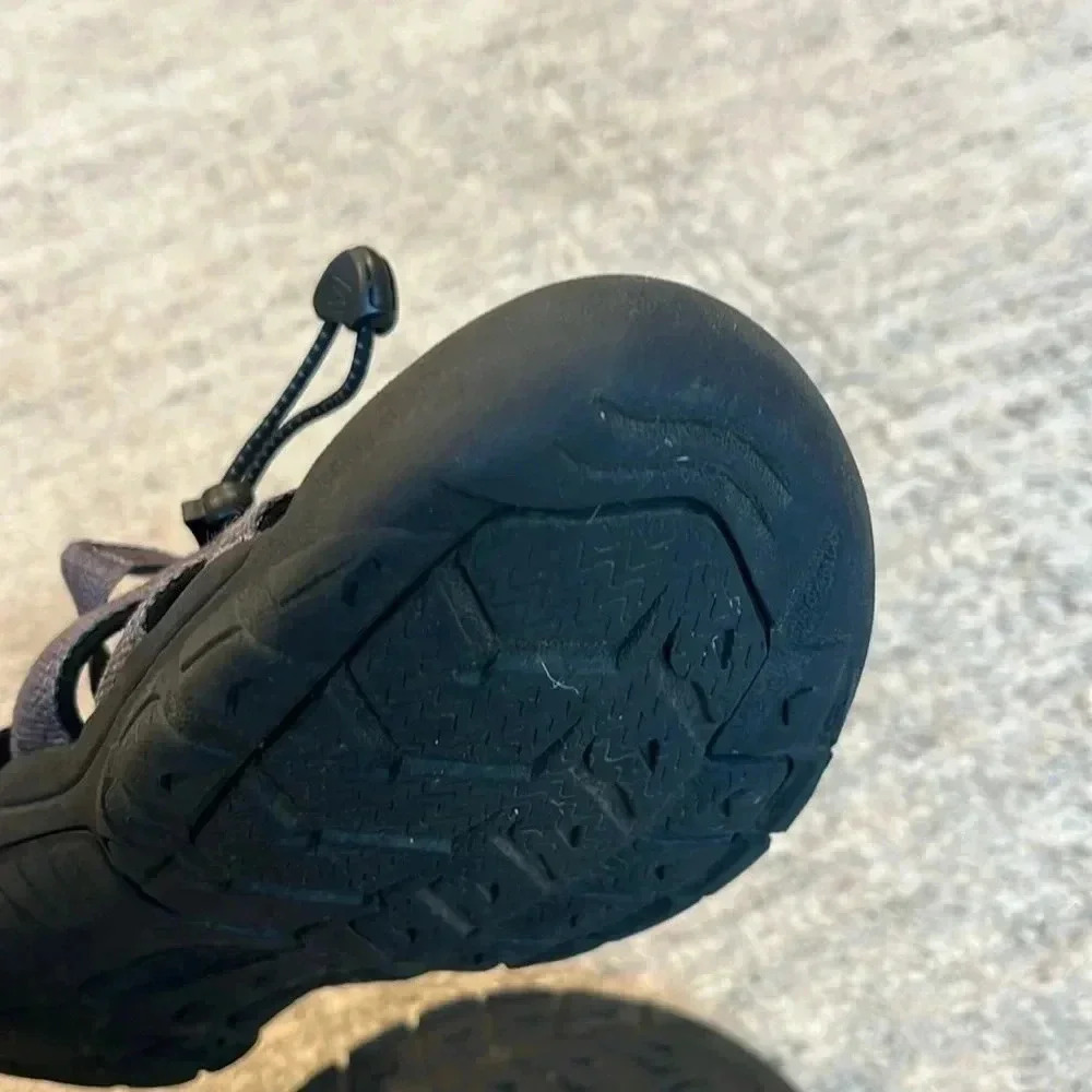 KEEN Kids' Black and Gray Sandals - Picture 9 of 10
